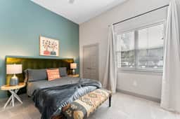 Grand 1BR luxe suite close to Downtown w/ fast WiFi - Image 3