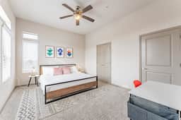 Warm 2BR suite close to Downtown w/ fast WiFi - Image 3