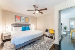 Charming 2BR king beds suite next to DT w/ pool - Image 3