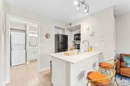 Stylish modern studio close to Downtown and Domain - Image 2