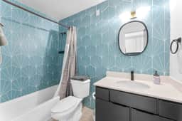 Prime SoCo cozy studio w/ laundryWiFi, 7 Min to DT - Image 3