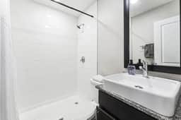 Charming King Bed 1BR, 5 Min to DT w/ pool - Image 5