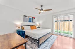Prime SoCo airy 2BR king suite w/ pool, parking - Image 4