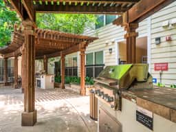 Trendy SoCo 2BR King Suite w/ GymPickleballLaundry - Image 5