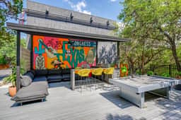 Prime SoCo cute studio w/ laundryWiFi, 7 Min to DT - Image 5