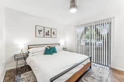 Prime SoCo comfy 2BR king suite w/ pool, parking - Image 2