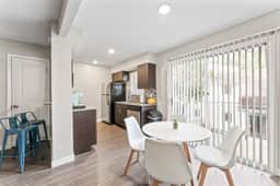 Chic Comfy King Bed 2BR Suite, 5 Min to DT w/ pool - Image 5