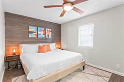 Chic Comfy King Bed 2BR Suite, 5 Min to DT w/ pool - Image 3
