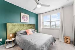 Comfy 1BR luxe suite close to Downtown w/ fast WiFi - Image 2