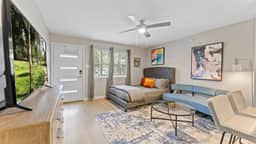 Efficiency studio close to Downtown and Domain - Image 2