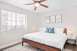 Spacious King Bed 2BR Suite, 5 Min to DT w/ pool - Image 3