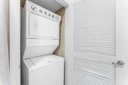 Cute SoCo 1BR King Suite w/ GymPickleballLaundry - Image 5