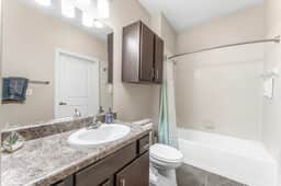 Chic SoCo 1BR King Suite w/ GymPickleballLaundry - Image 5