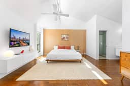 Close to Domain,DT,Shopping | Chic & Serene | 3BR - Image 2