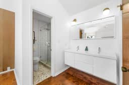 Close to Domain,DT,Shopping | Chic & Serene | 3BR - Image 5