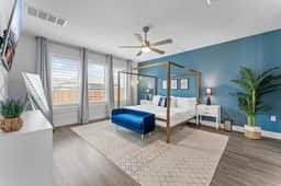 Close to CotA & Downtown | Spacious & Luxe | 4BR - Image 3