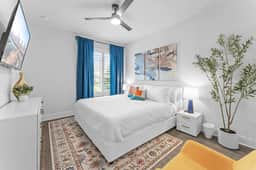 Close to CotA & Downtown | Spacious & Luxe | 4BR - Image 4