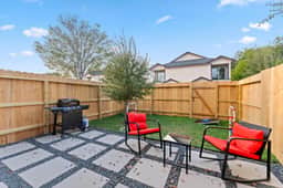 NRG MedCenter 2BD/2.5BA w FencedYard & WasherDryer - Image 2