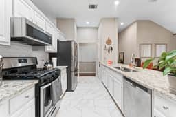 Close to Kalahari | King Beds | Fast WiFi | 3BR - Image 5