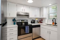 Central Chic 2BR close to UT, Moody Center, & DT - Image 5