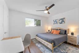 Central Hyde Park 2BR/2BA close to UT,Moody Center - Image 3