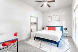 Comfy 2BR king suite, fast WiFi, 8 min to Downtown - Image 4