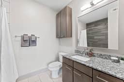 Upscale 1BR luxe suite close to Downtown w/ fast WiFi - Image 4
