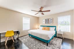 Peaceful 2BR king beds suite next to DT w/ pool - Image 3