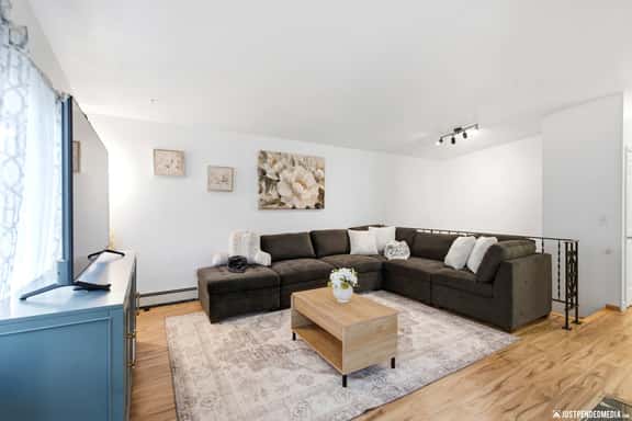 Close to UMED & Midtown | Spacious & Cozy | 4BR - Image 1