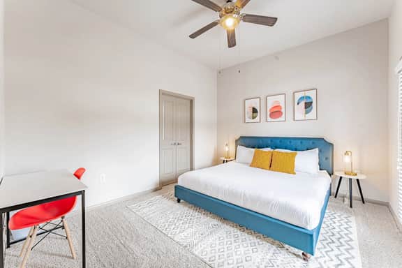 Warm 2BR suite close to Downtown w/ fast WiFi - Image 4