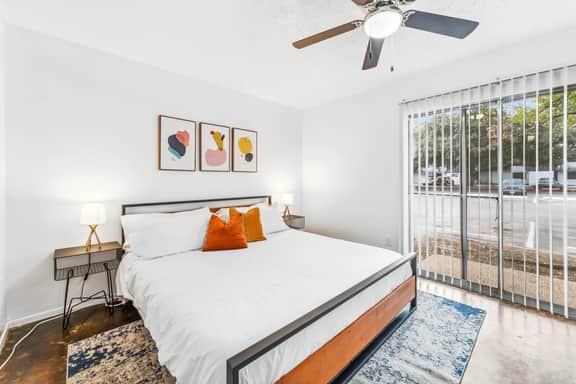 Prime SoCo chic 2BR king suite w/ pool, parking - Image 2