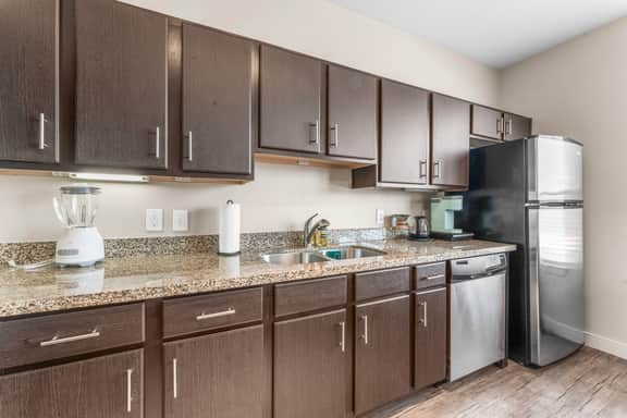 Cozy SoCo 1BR King Suite w/ GymPickleballLaundry - Image 3