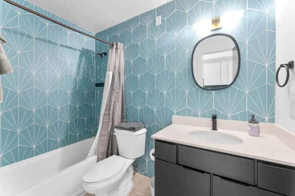 Prime SoCo cozy studio w/ laundryWiFi, 7 Min to DT - Image 3