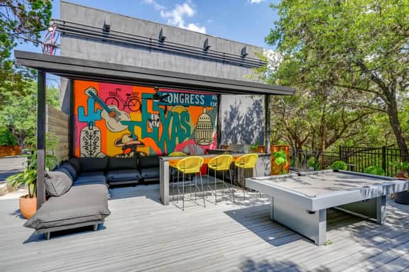 Prime SoCo cute studio w/ laundryWiFi, 7 Min to DT - Image 5