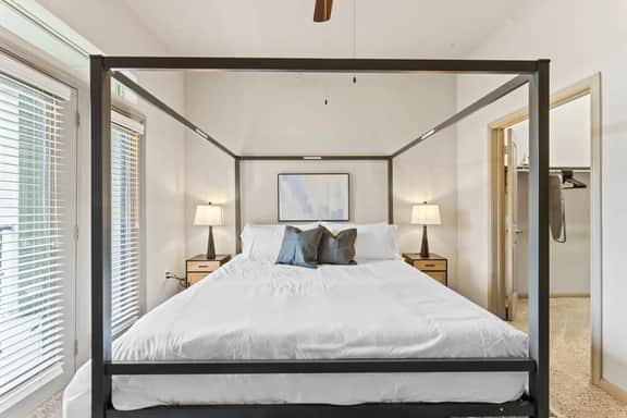 Elegant 2BR king suite, fast WiFi, 8 min to DT - Image 2