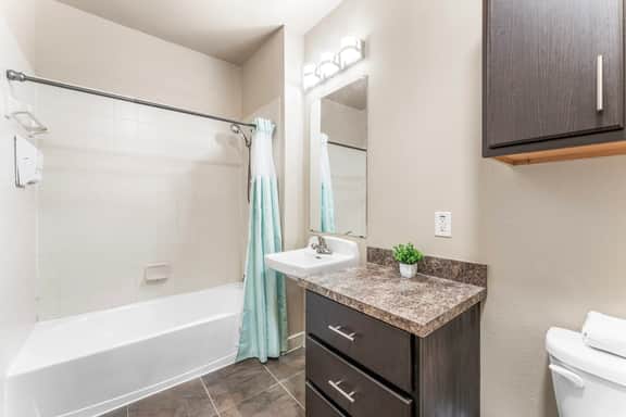 Fun SoCo 1BR King Suite w/ GymPickleballLaundry - Image 4