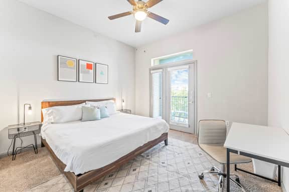 Serene 2BR king suite, fast WiFi, 8 min to Downtown - Image 2