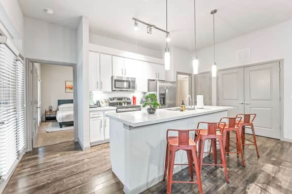Homey 2BR suite close to Downtown w/ fast WiFi - Image 4