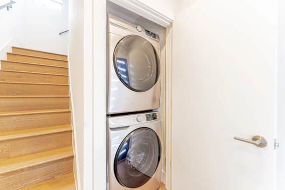 East Downtown 3BR Condo | Free Parking | Sleeps 7 - Image 5