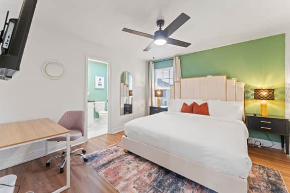 NRG MedCenter 2BD/2.5BA w FencedYard & WasherDryer - Image 3
