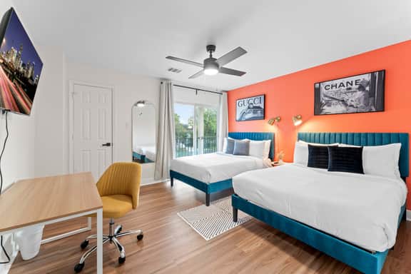 NRG MedCenter 2BD/2.5BA w FencedYard & WasherDryer - Image 4