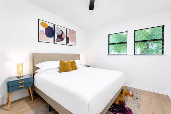 Central Chic 2BR close to UT, Moody Center, & DT - Image 2