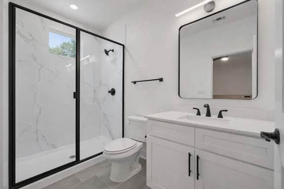 Bishop Arts 6BD/6BA Townhouse, Parking, Sleeps 12 - Image 4