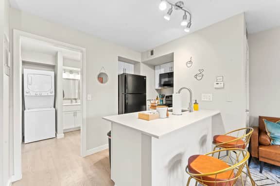 Charming studio close to Downtown and Domain - Image 2