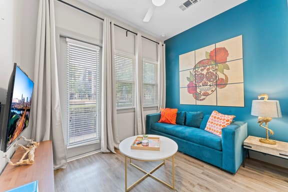 Tranquil 1BR luxe suite close to DT w/ fast WiFi - Image 1