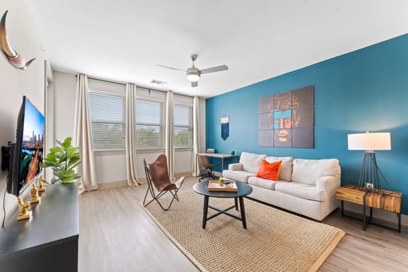 Serene 1BR luxe suite close to Downtown w/ fast WiFi - Image 1