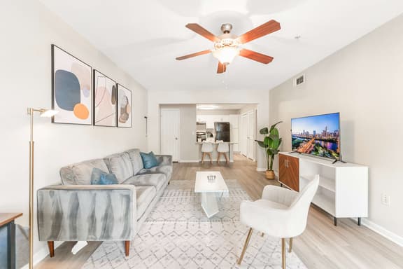 Quaint 2BR King Suite w Gym& close to DT - Image 1