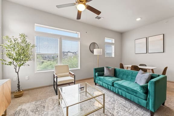 Elegant 2BR king suite, fast WiFi, 8 min to DT - Image 1