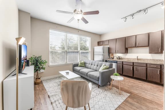 Fun SoCo 1BR King Suite w/ GymPickleballLaundry - Image 1