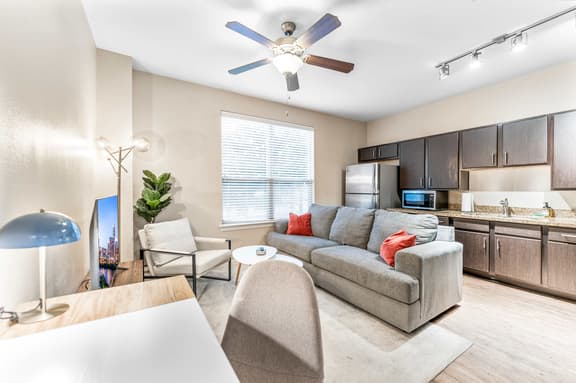 Cute SoCo 1BR King Suite w/ GymPickleballLaundry - Image 1